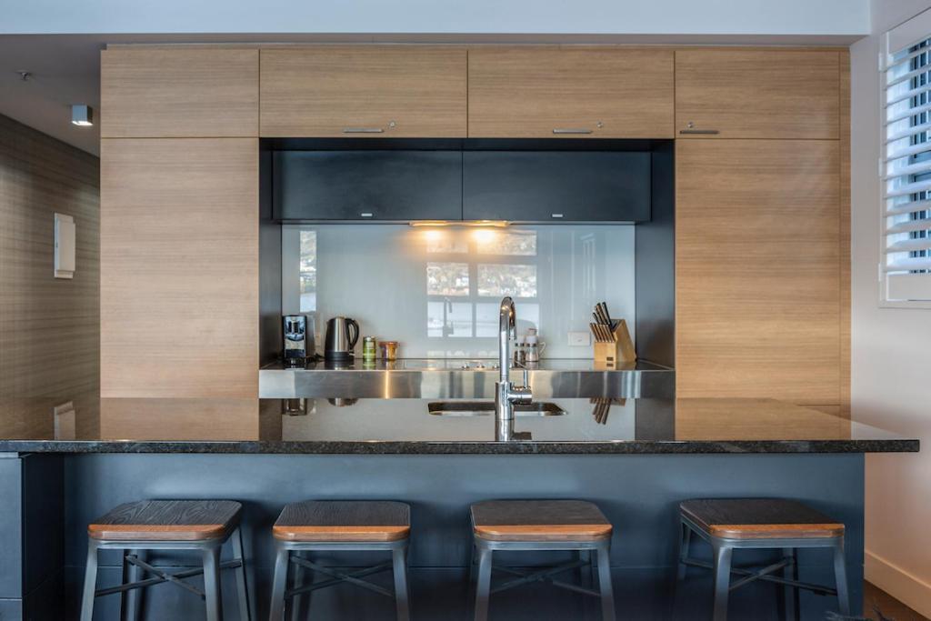 Absolute Lakefront Location - 3 Bedroom Apartment Queenstown Kültér fotó