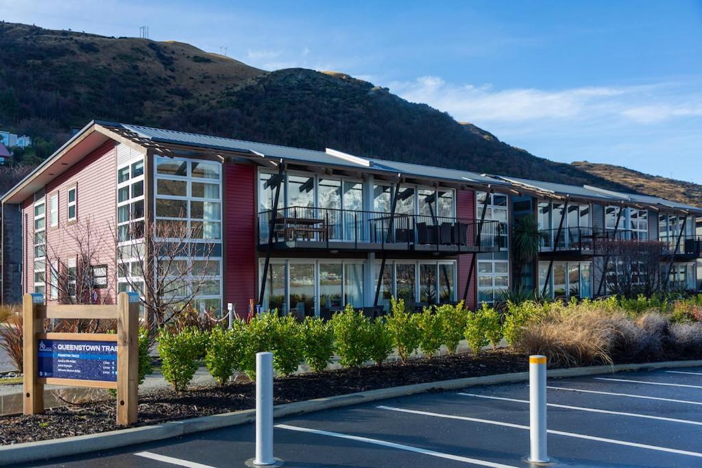 Absolute Lakefront Location - 3 Bedroom Apartment Queenstown Kültér fotó