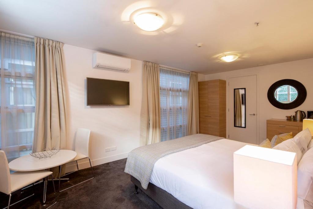 Absolute Lakefront Location - 3 Bedroom Apartment Queenstown Kültér fotó