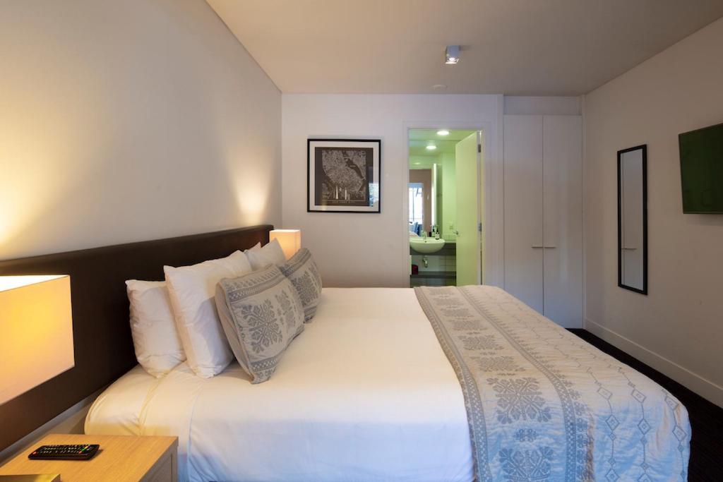 Absolute Lakefront Location - 3 Bedroom Apartment Queenstown Kültér fotó