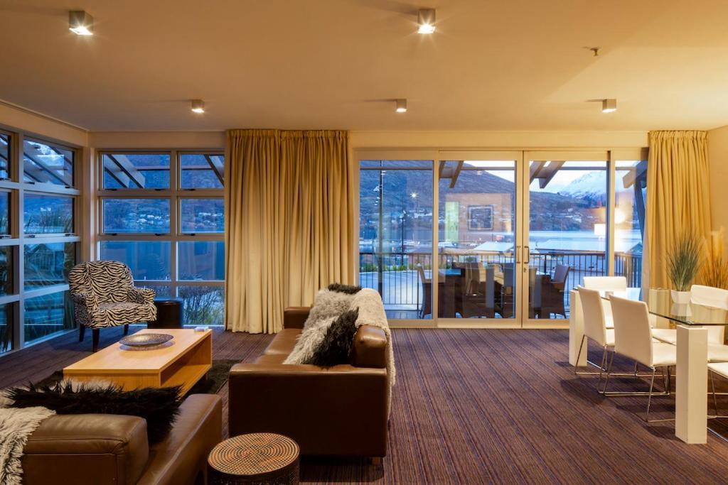 Absolute Lakefront Location - 3 Bedroom Apartment Queenstown Kültér fotó