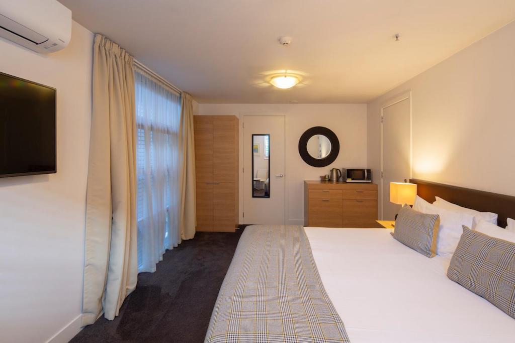 Absolute Lakefront Location - 3 Bedroom Apartment Queenstown Kültér fotó